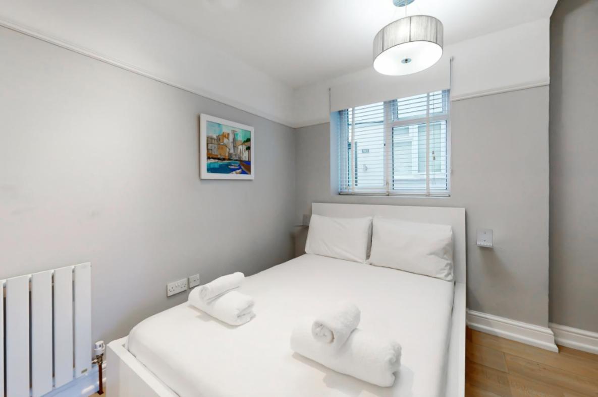 Super 1 Bedroom Flat In Hendon Near Middlesex University With Private Parking Exterior photo